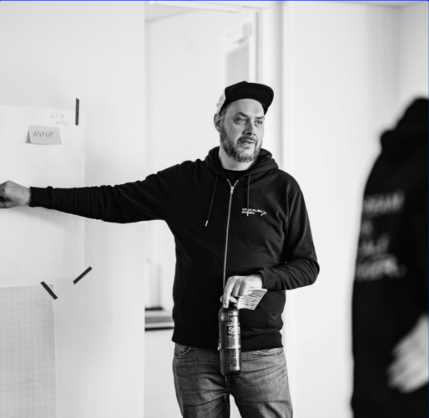 Marcel Schubert im Workshop mit einem Gründerteam